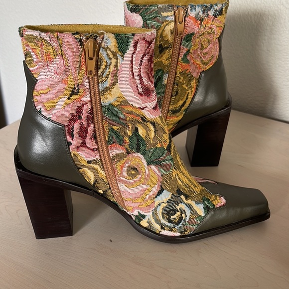 Jeffrey Campbell Brocade Jacquard Western Boots - Size 7 - Picture 5 of 9
